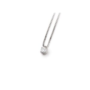 Diamond Solitaire Pendant with Chain in 18K Gold
