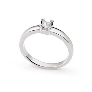 Diamond Solitaire Ring in 18K Gold