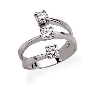 Diamond Ring in 18K Gold