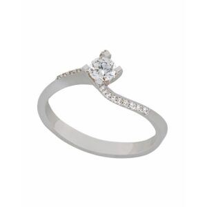 Diamond Valentino Solitaire Ring in 18K Gold