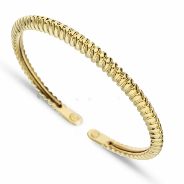 18kt Gold Bangle